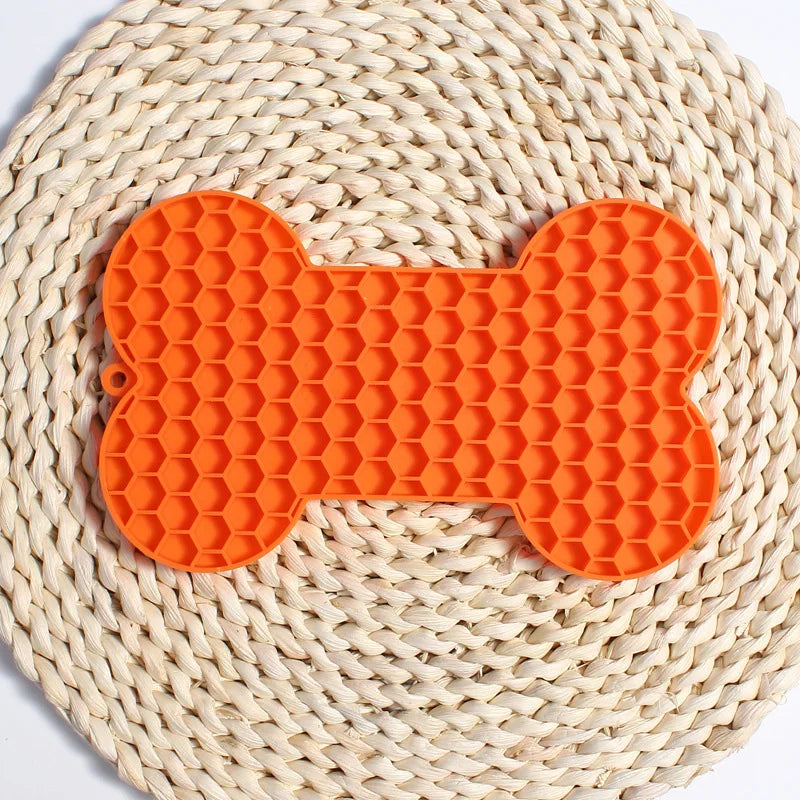 Silicone Dog Lick Mat Dog Feeder for Small Dogs Cats Peanut Butter Pet Slow Food Bowl Puppy Anti-Choking Food Plate